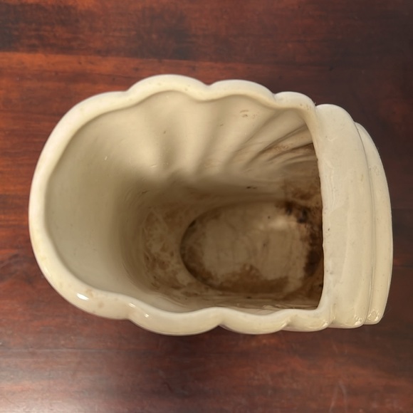 Vintage Art Deco Ceramic Vase Nautilus Shell or Cornucopia Shape, Off White - Picture 6 of 6